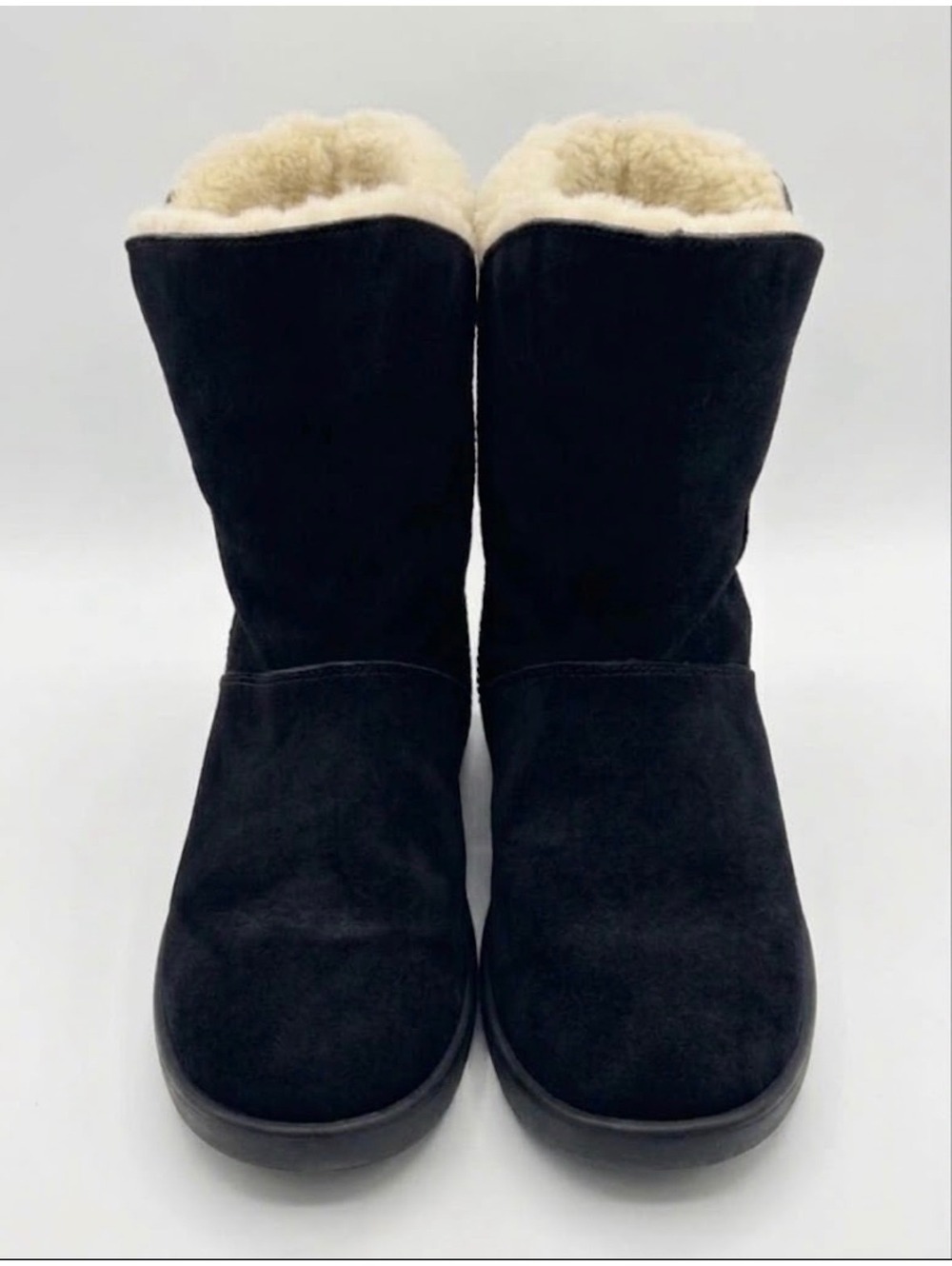 Koolaburra by UGG Shazi Short Suede Boots Sz 6